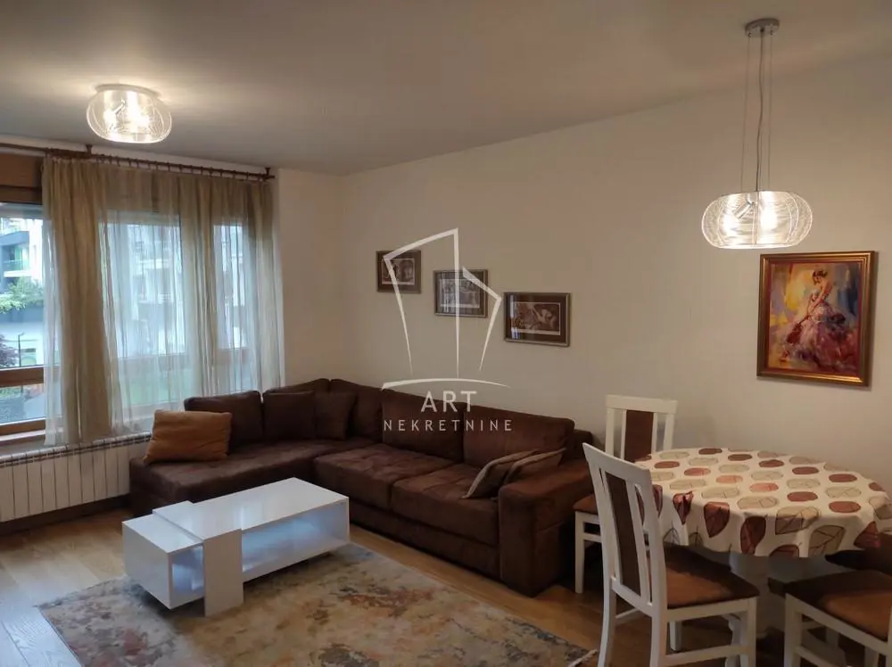 Dvosoban stanovi Novi Beograd Blok 65 1000 evra 