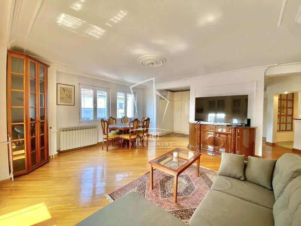 Četvorosoban stanovi Stari Grad Centar i Terazije 1400 evra 