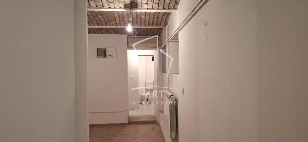 Beograd Stari Grad poslovni prostor 600 evra 