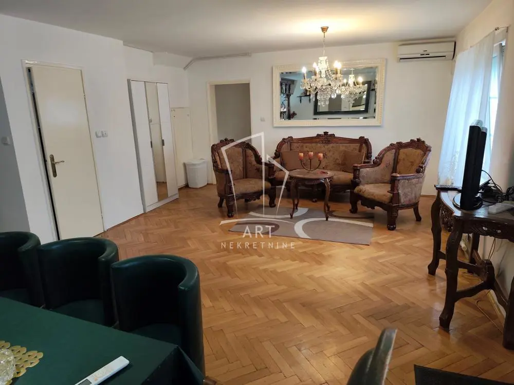 Trosoban stanovi Voždovac Braće Jerković I II 500 evra 