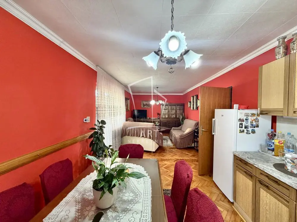 SREMSKI OKRUG Stara Pazova kuće 215000 evra 