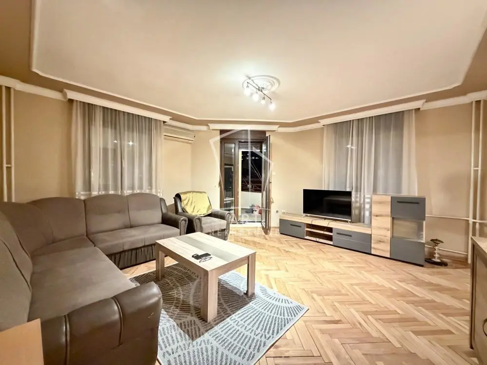 Trosoban stanovi Zemun Naselje Save Kovačević 900 evra 