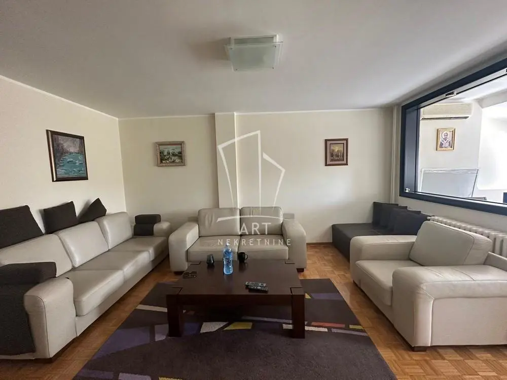 Dvosoban stanovi Novi Beograd Fontana i Hala sportova 690 evra 