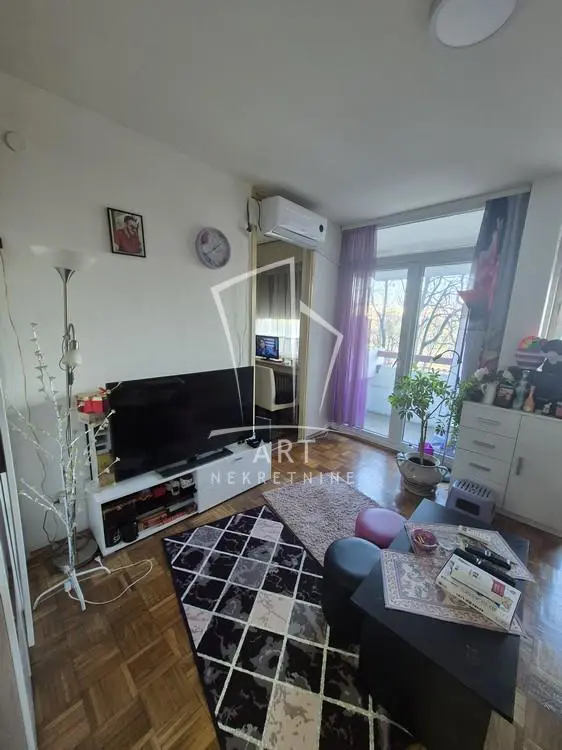 Beograd Novi Beograd Jednoiposoban stanovi 190000 evra 