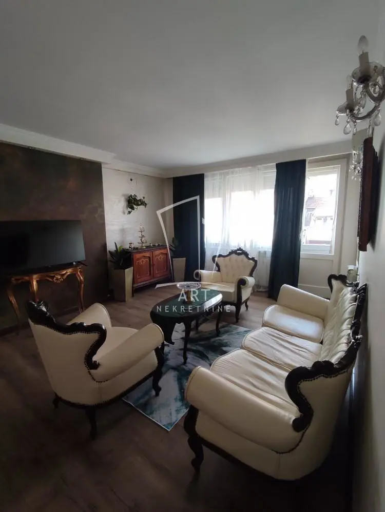 stanovi Beograd Cara Nikolaja II Trosoban 