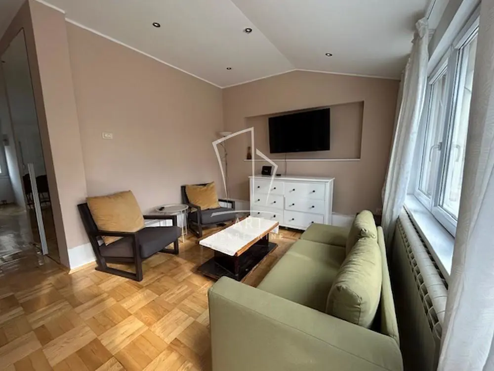 Beograd Voždovac Trosoban stanovi 850 evra 