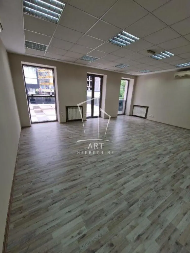 poslovni prostor Stari Grad Zeleni venac 3800 evra 