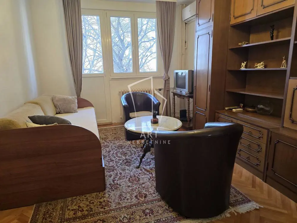 Dvoiposoban stanovi Palilula Karaburma 500 evra 