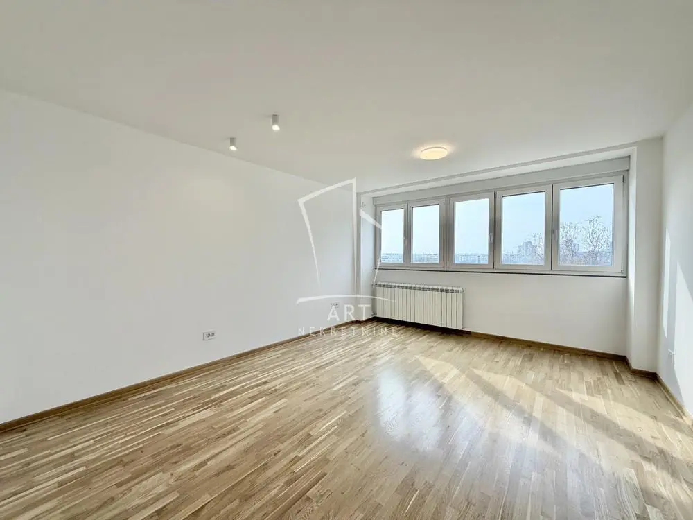 Beograd Novi Beograd Dvoiposoban stanovi 240000 evra 