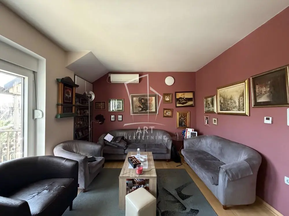 Beograd Zemun kuće 450000 evra 