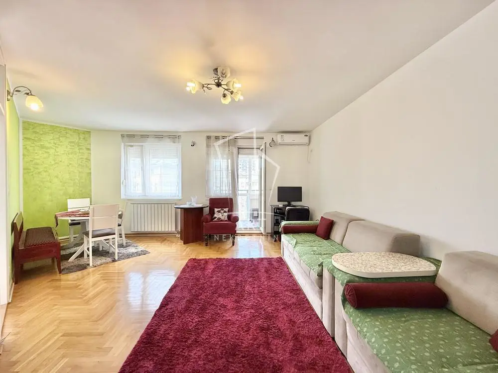 Trosoban stanovi Voždovac Stepa Stepanović 800 evra 