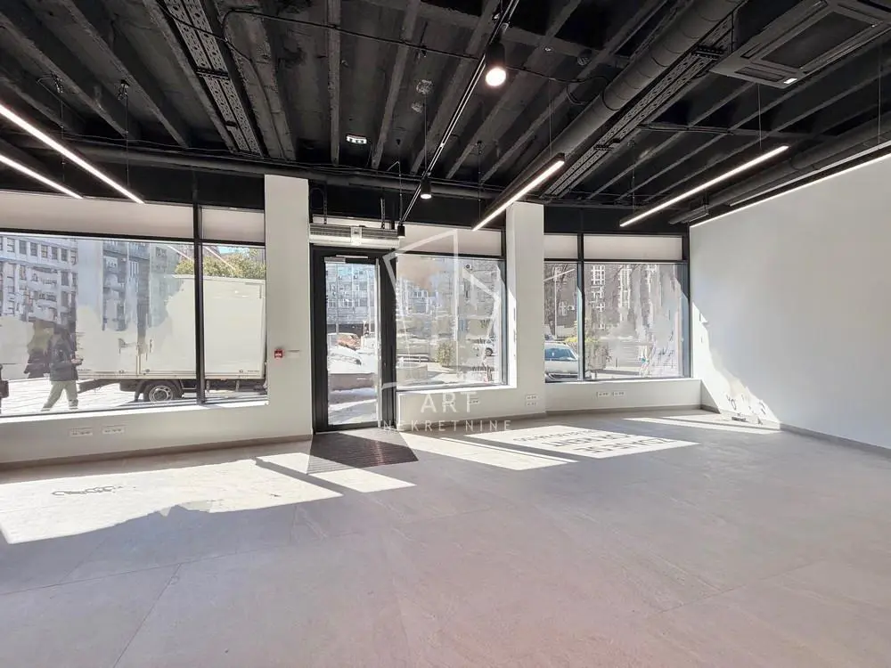 poslovni prostor Stari Grad Politika 4290 evra 