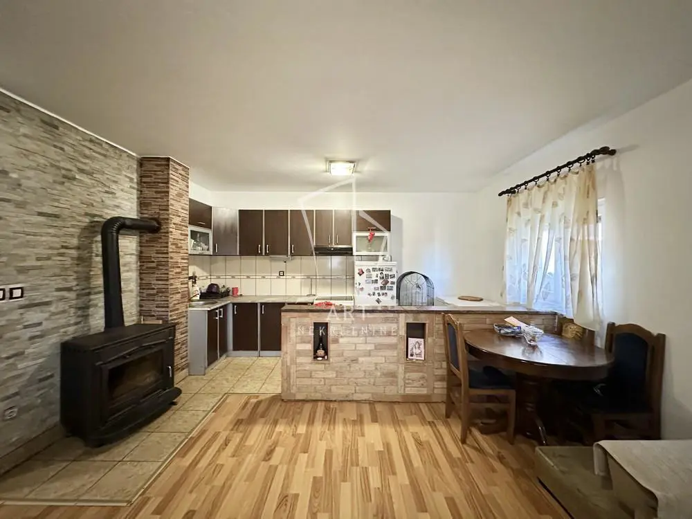 kuće Stara Pazova Novi Banovci 118000 evra 