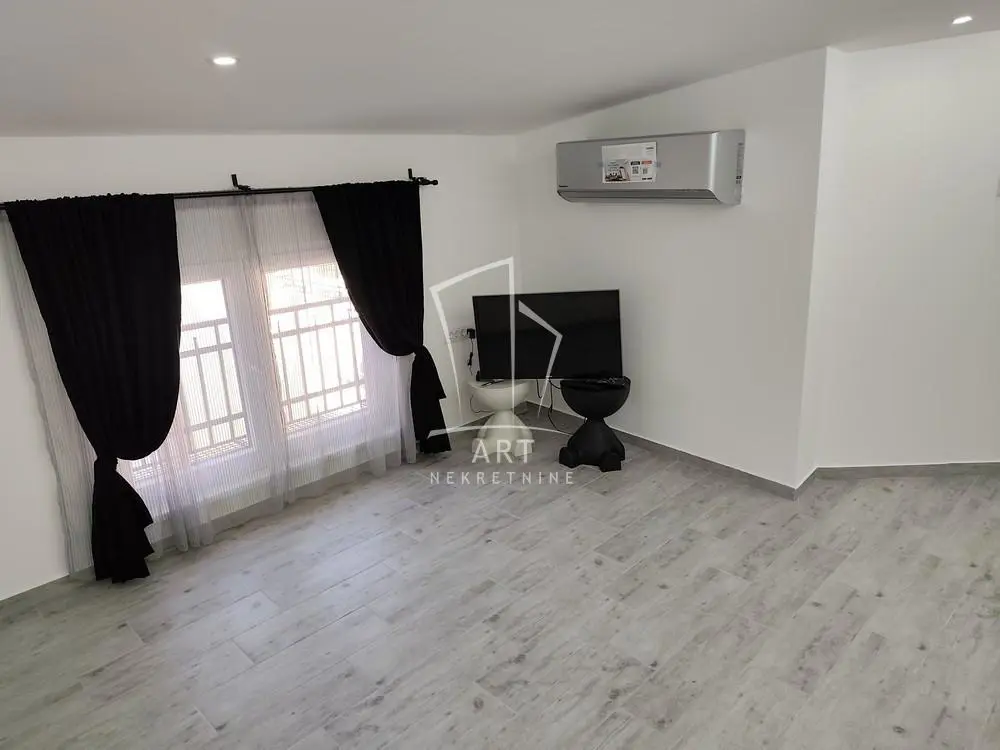 Beograd Vračar Petosoban stanovi 1300 evra 