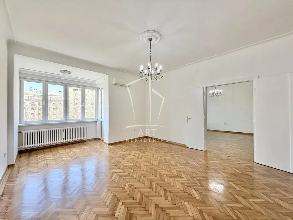 Četvoroiposoban stanovi Stari Grad Skupština 2000 evra 