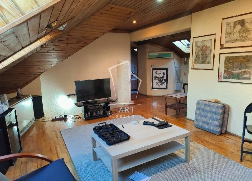 Dvosoban stanovi Stari Grad Dorćol gornji 1200 evra 