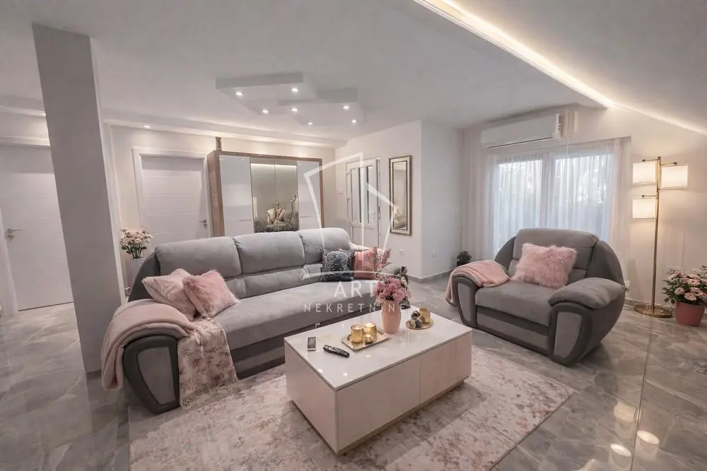 Beograd Palilula Trosoban stanovi 600 evra 