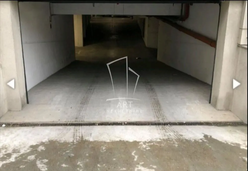 garaža Zvezdara Bulbuder 110 evra 