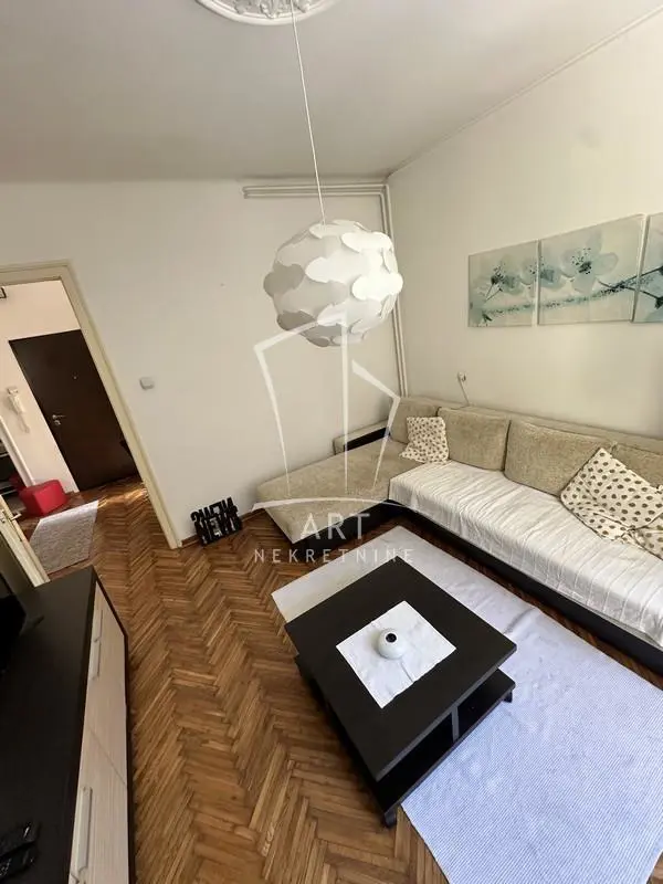 Beograd Vračar Dvoiposoban stanovi 600 evra 