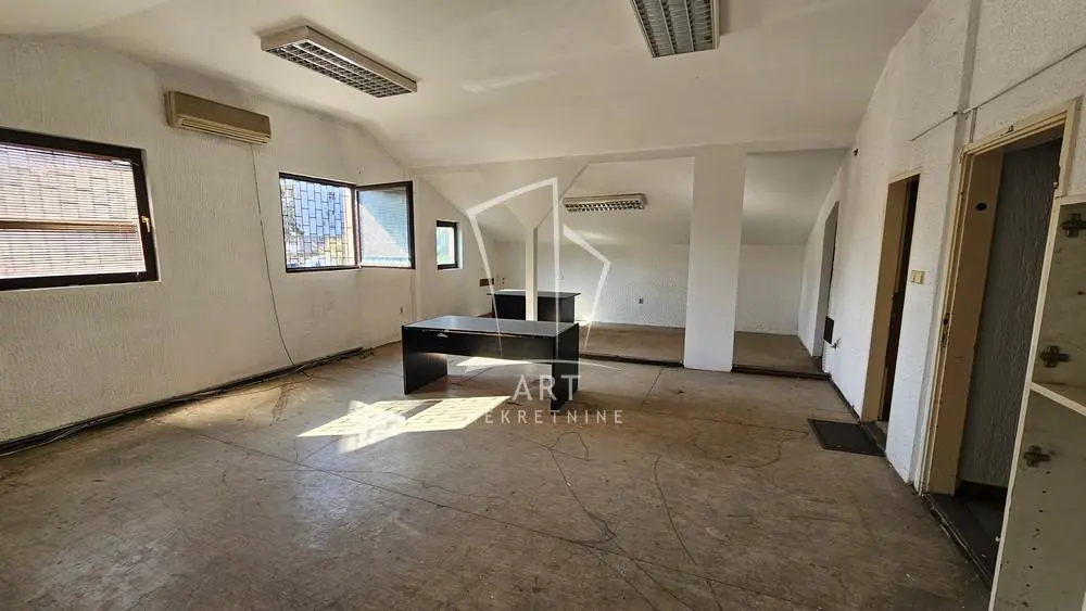 poslovni prostor Palilula Karaburma 6600 evra 