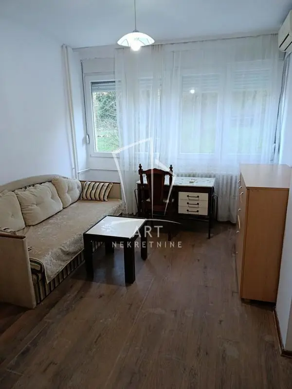 Beograd Rakovica Jednoiposoban stanovi 350 evra 