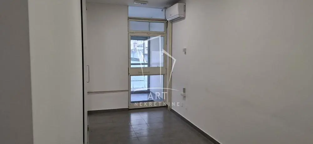 Beograd Novi Beograd poslovni prostor 800 evra 