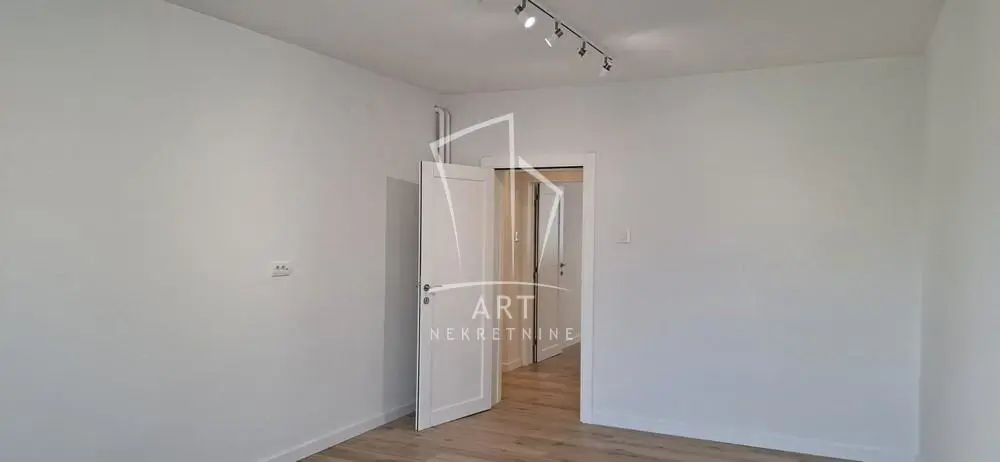 poslovni prostor Novi Beograd Arena (blok 24 i 25) 1500 evra 