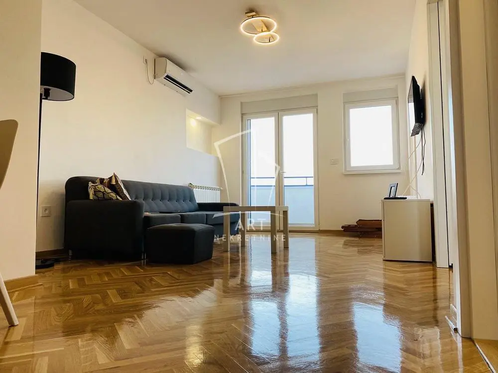 Beograd Vračar Jednoiposoban stanovi 750 evra 