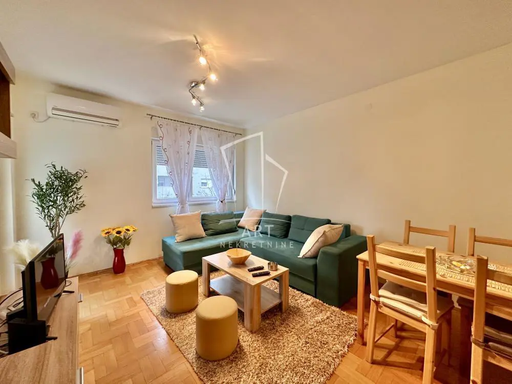 Beograd Novi Beograd Jednoiposoban stanovi 165000 evra 