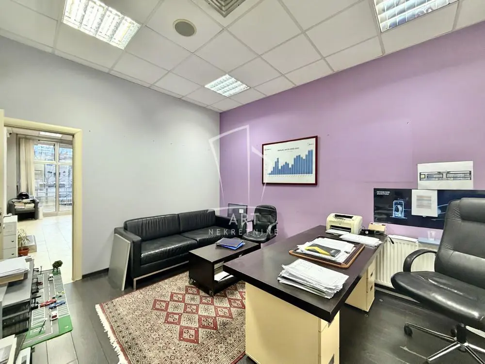 Beograd Novi Beograd poslovni prostor 2400 evra 