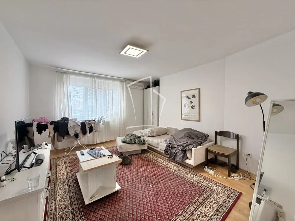 Dvosoban stanovi Zvezdara Đeram 650 evra 