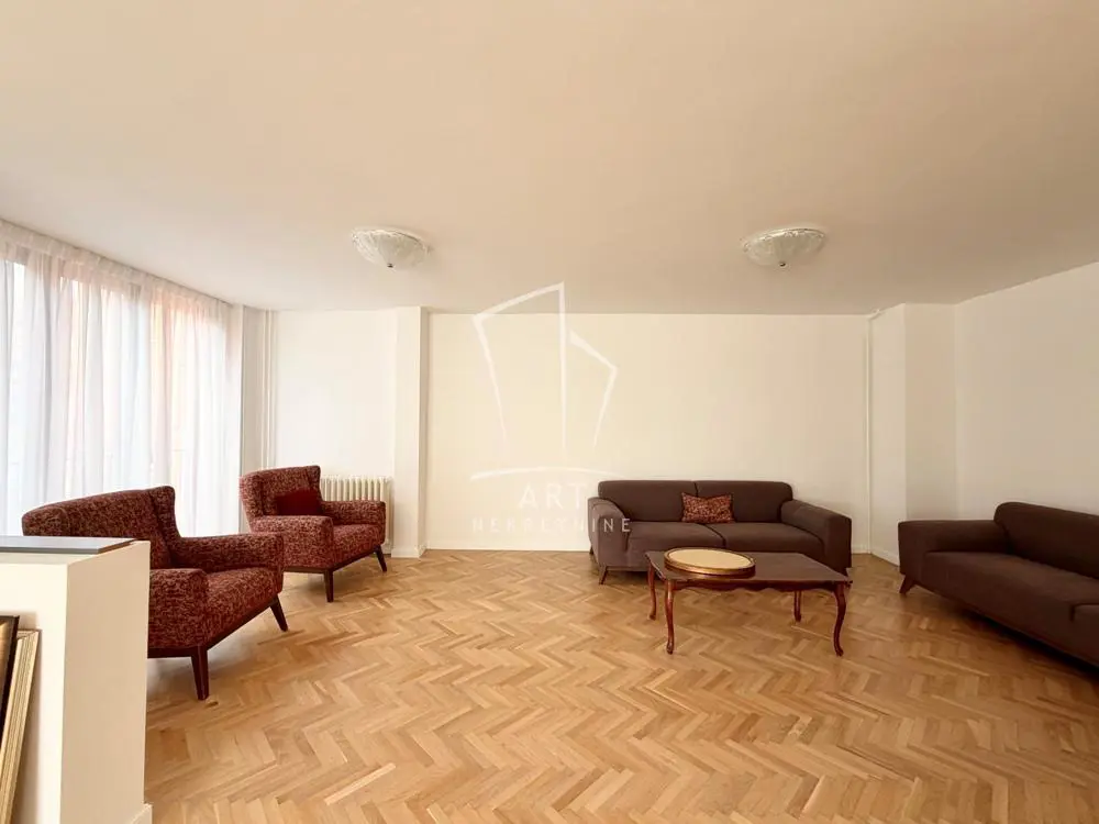 Beograd Novi Beograd Trosoban stanovi 2500 evra 