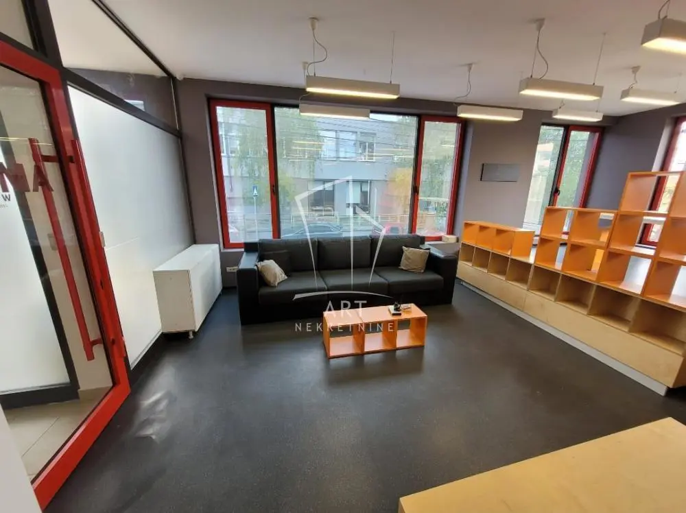 Beograd Palilula poslovni prostor 1100 evra 