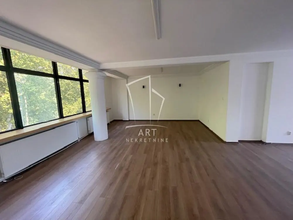 Beograd Voždovac poslovni prostor 1200 evra 