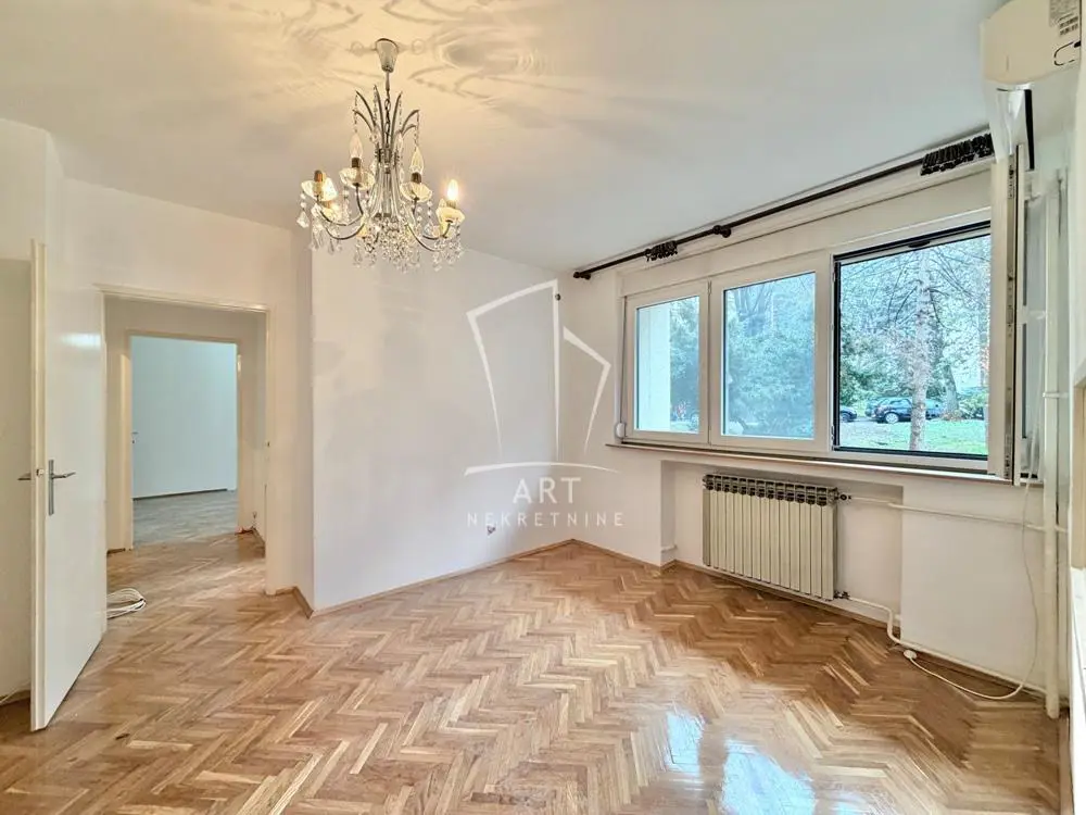 Dvoiposoban stanovi Zvezdara Cvetkova pijaca 170000 evra 