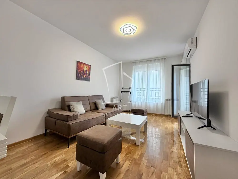 Dvosoban stanovi Palilula Hala A Nikolić 750 evra 