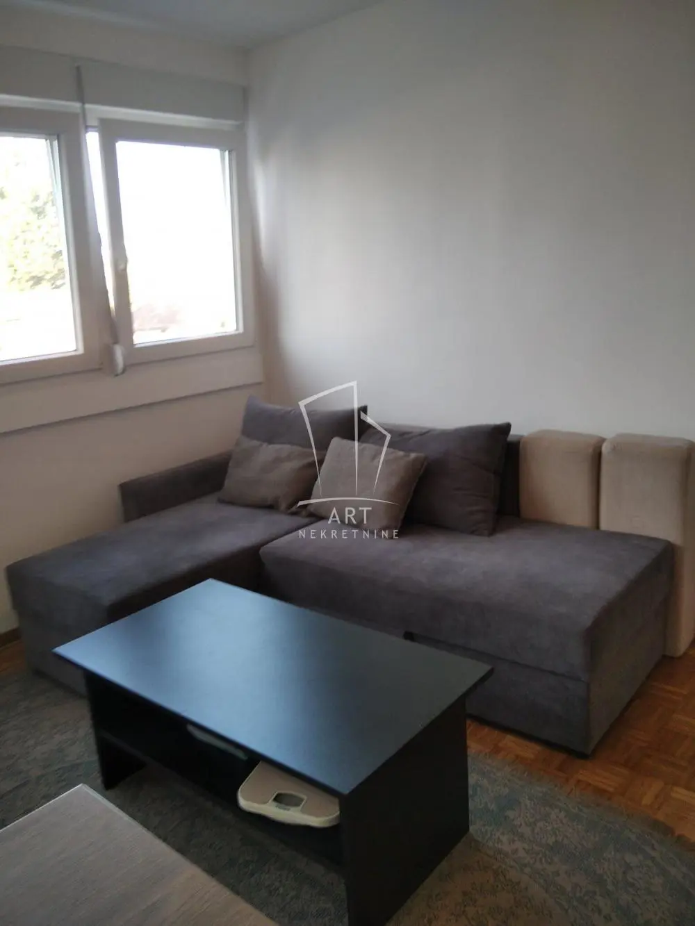 Garsonjera stanovi Voždovac Autokomanda 400 evra 