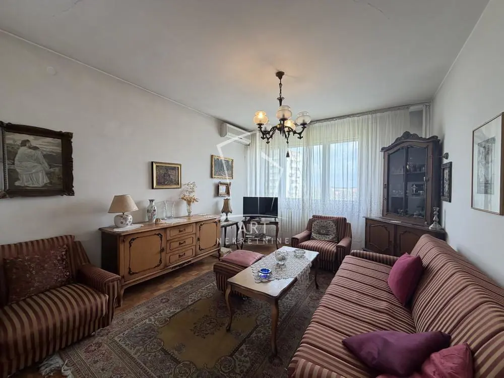 Beograd Zemun Trosoban stanovi 180000 evra 