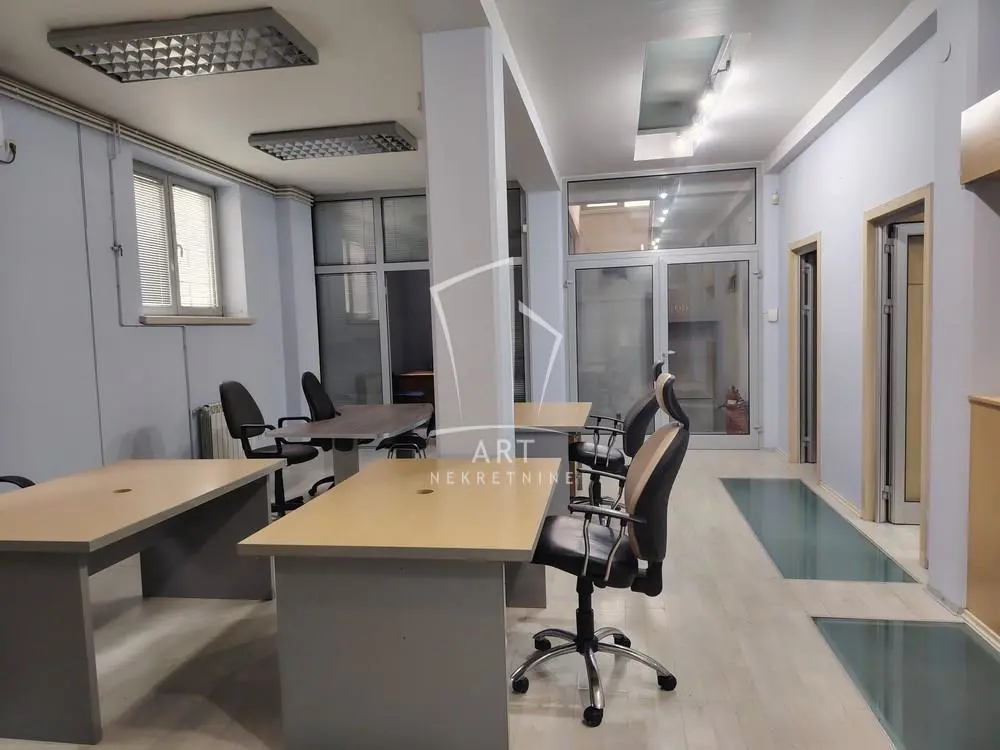 Beograd Vračar poslovni prostor 2000 evra 