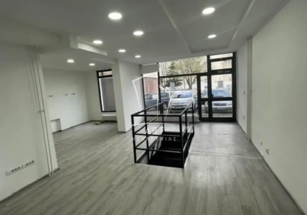 poslovni prostor Novi Beograd Bežaniska kosa (1 2 3) 900 evra 