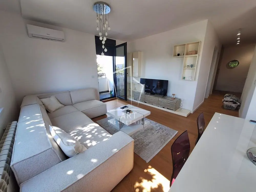  novogradnja Dvoiposoban stanovi Zemun Pregrevica 790 evra 