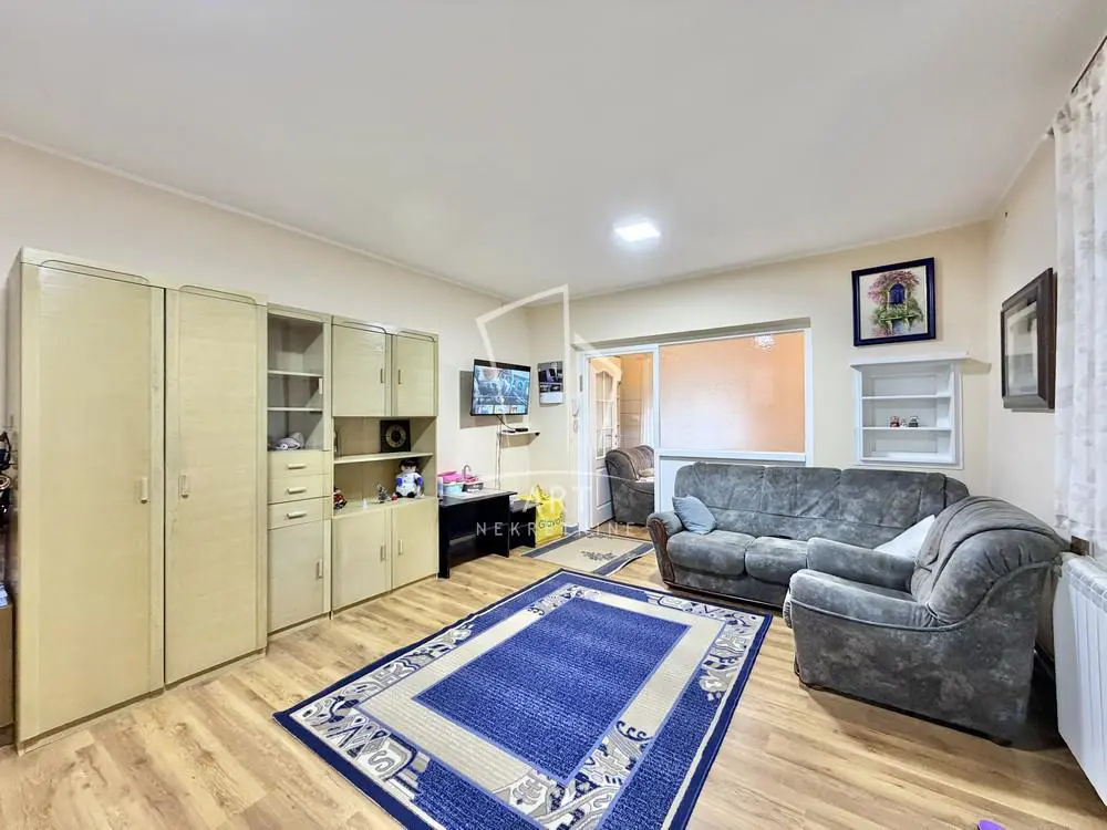 Dvosoban stanovi Zvezdara Medaković 3 400 evra 