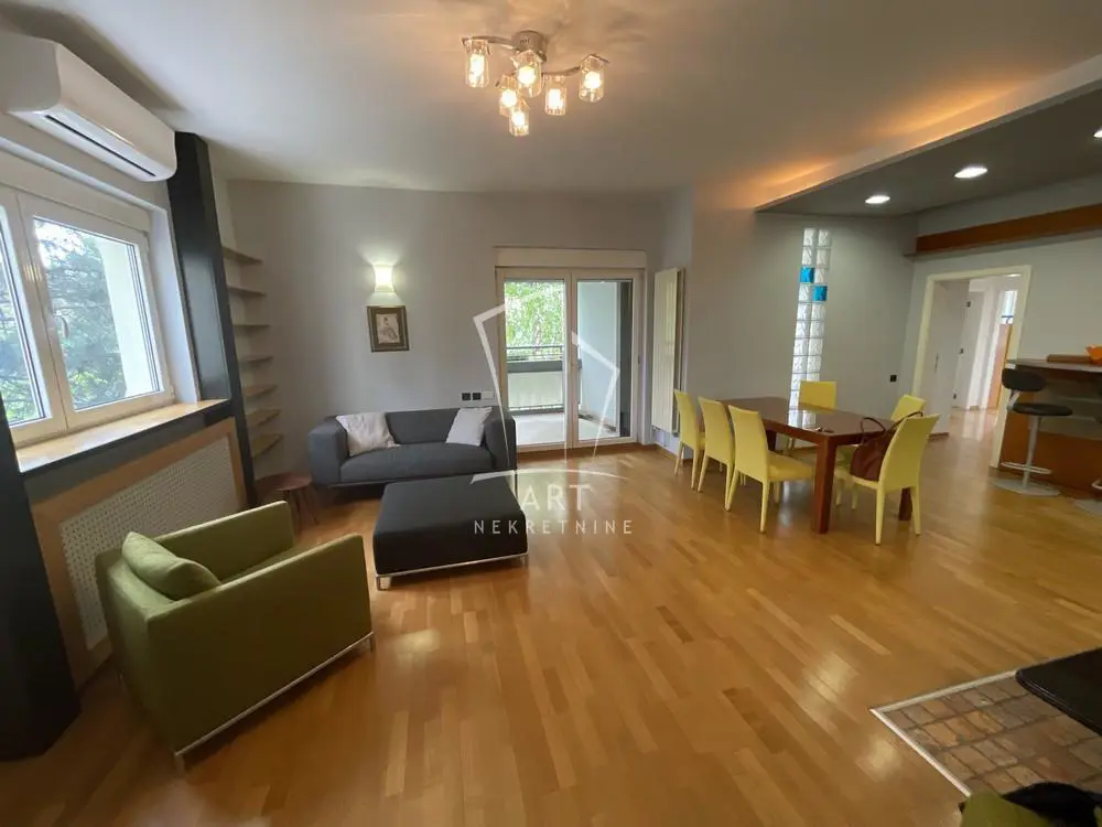 Beograd Savski venac Četvoroiposoban stanovi 1850 evra 