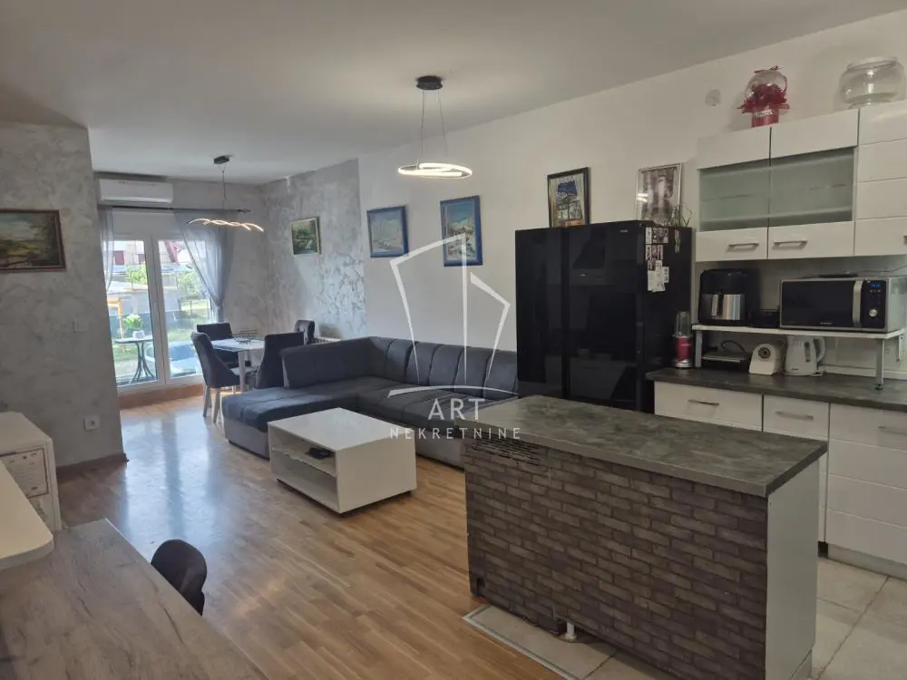 Beograd Zemun Trosoban stanovi 217750 evra 