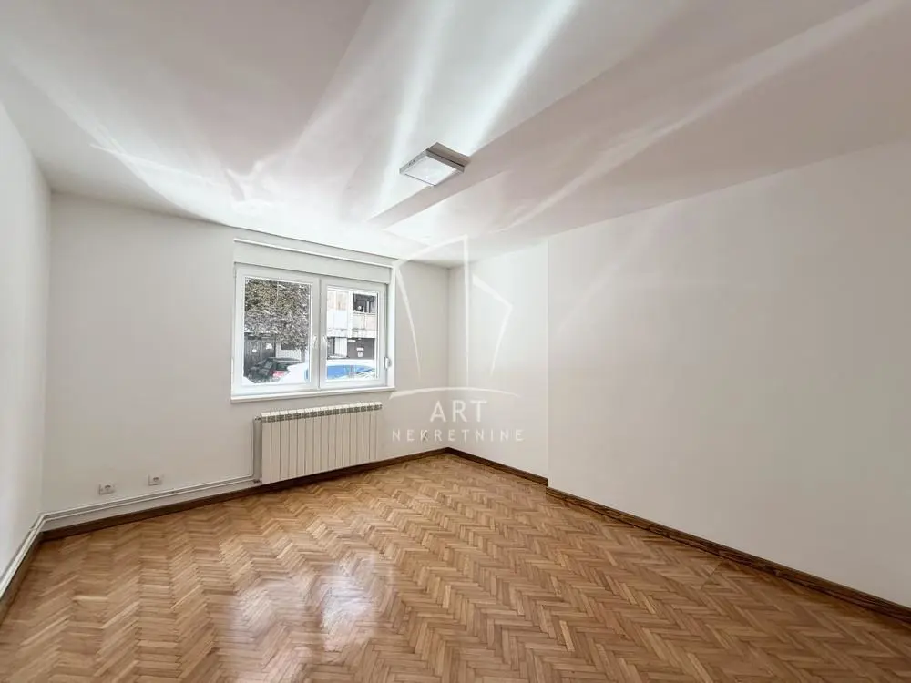 Beograd Vračar Dvoiposoban stanovi 800 evra 