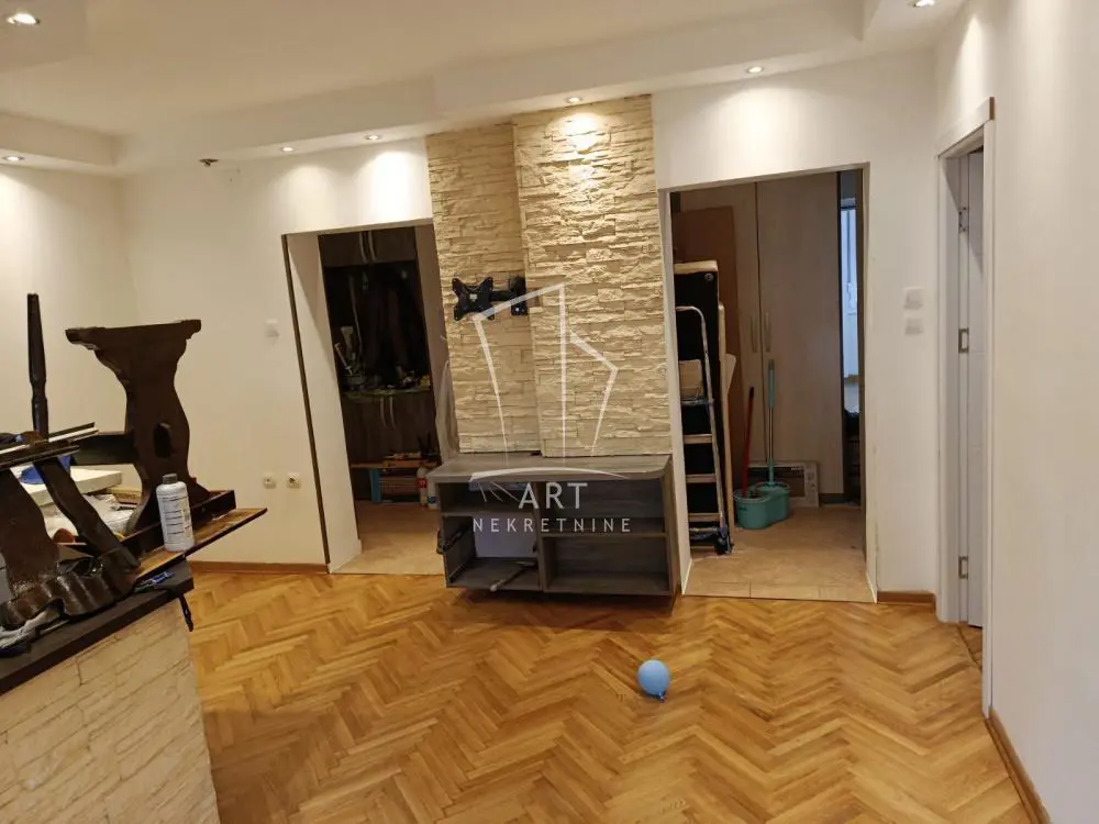 Beograd Zvezdara Dvoiposoban stanovi 228000 evra 