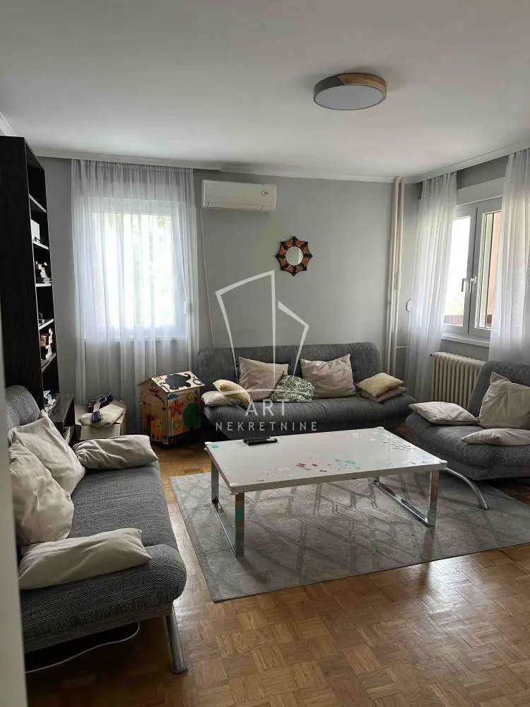 Dvosoban stanovi Čukarica Banovo brdo 600 evra 