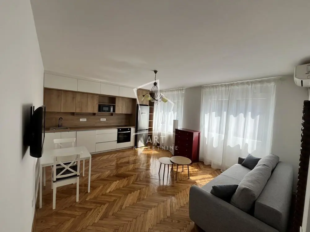Beograd Zvezdara Jednoiposoban stanovi 600 evra 
