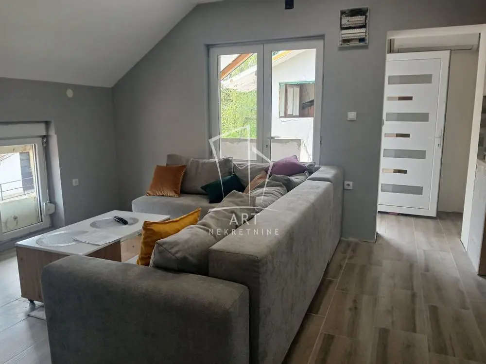 kuće Voždovac Trošarina 1000 evra 