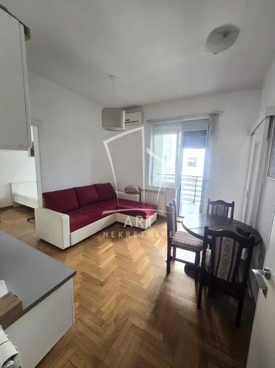 Beograd Čukarica Jednoiposoban stanovi 550 evra 